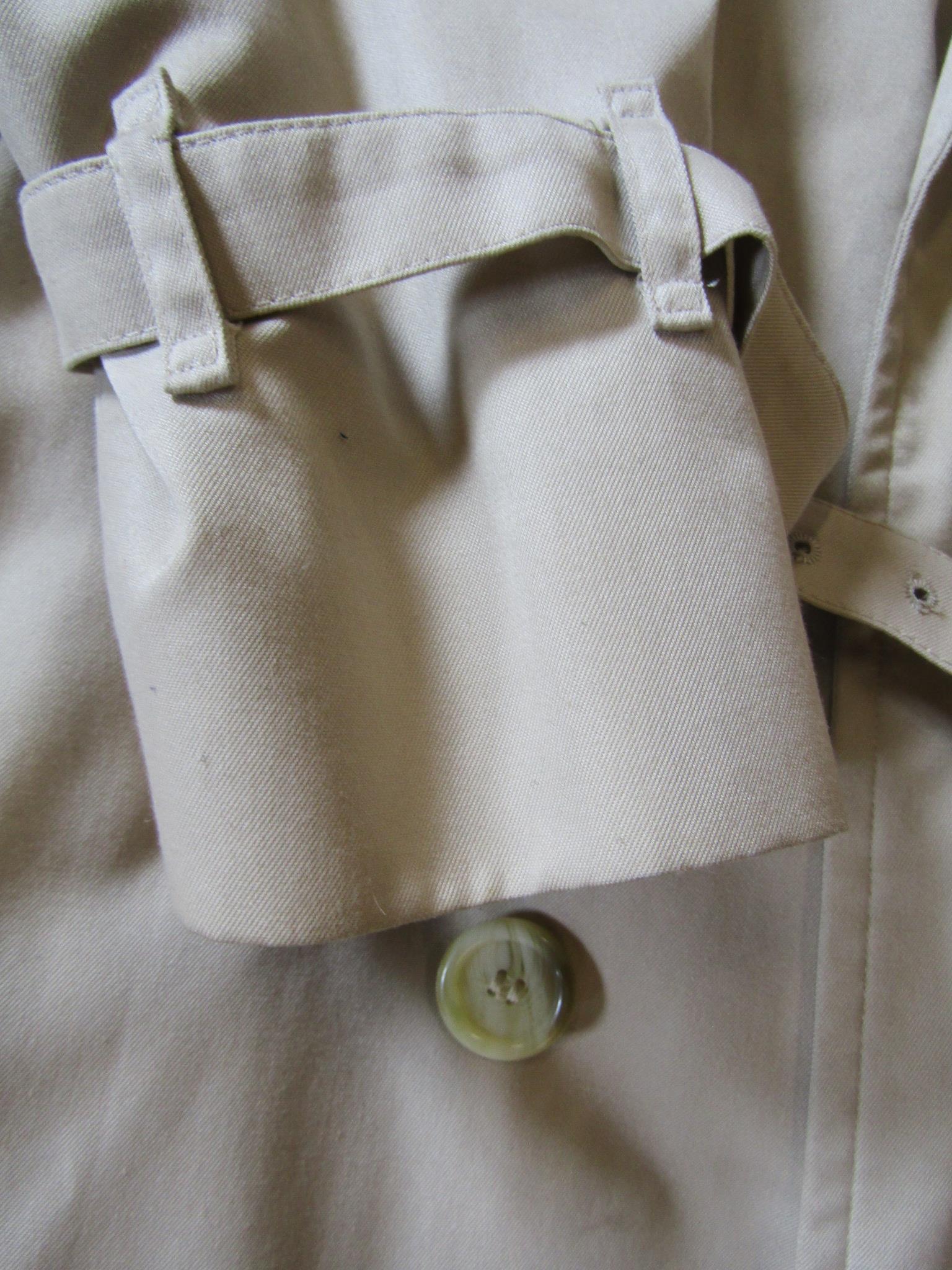 Vintage Burberry rain coat / mac / trench coat with detachable lining - size 52 reg - - Image 15 of 20