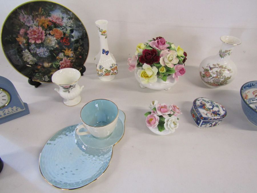 Mixed collection of ceramics to include Wedgwood black lighter and blue jasper clock, Royal - Image 3 of 4