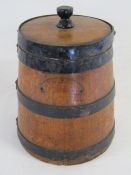 Small wooden banded barrel with lid - approx. H 28.5cm