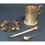 Silver tankard London 1907, vintage silver charm bracelet, silver salt spoon London 1884 (total 6.63