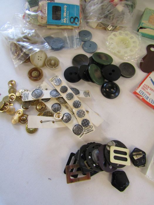 Collection of sewing items to include lace making bobbins, buttons, thread etc - Image 4 of 11