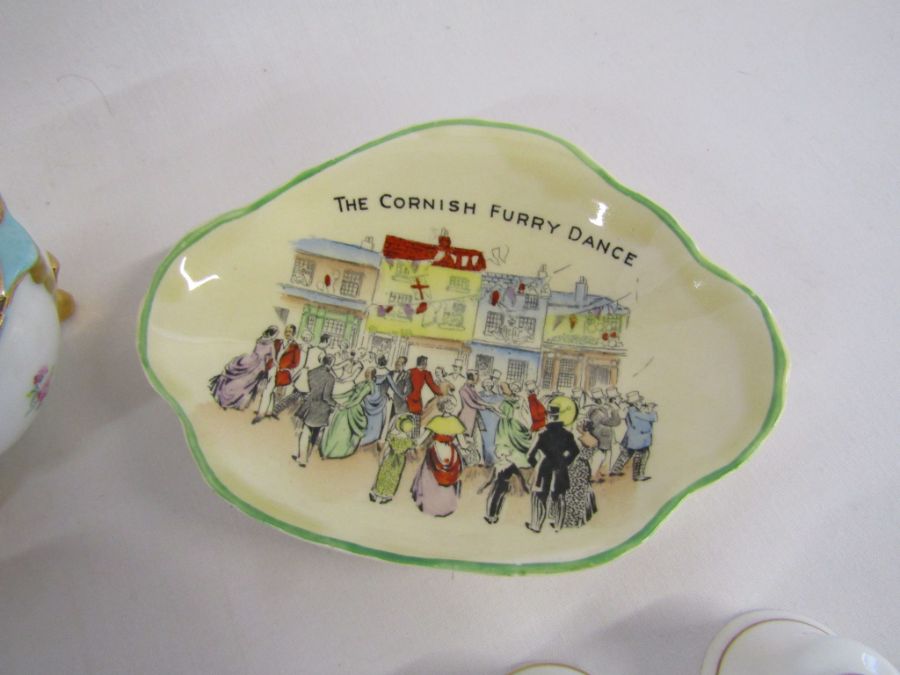 Collection of ceramics to include Crown Devon dish, Limoges lidded dish, thimbles etc - Image 3 of 6