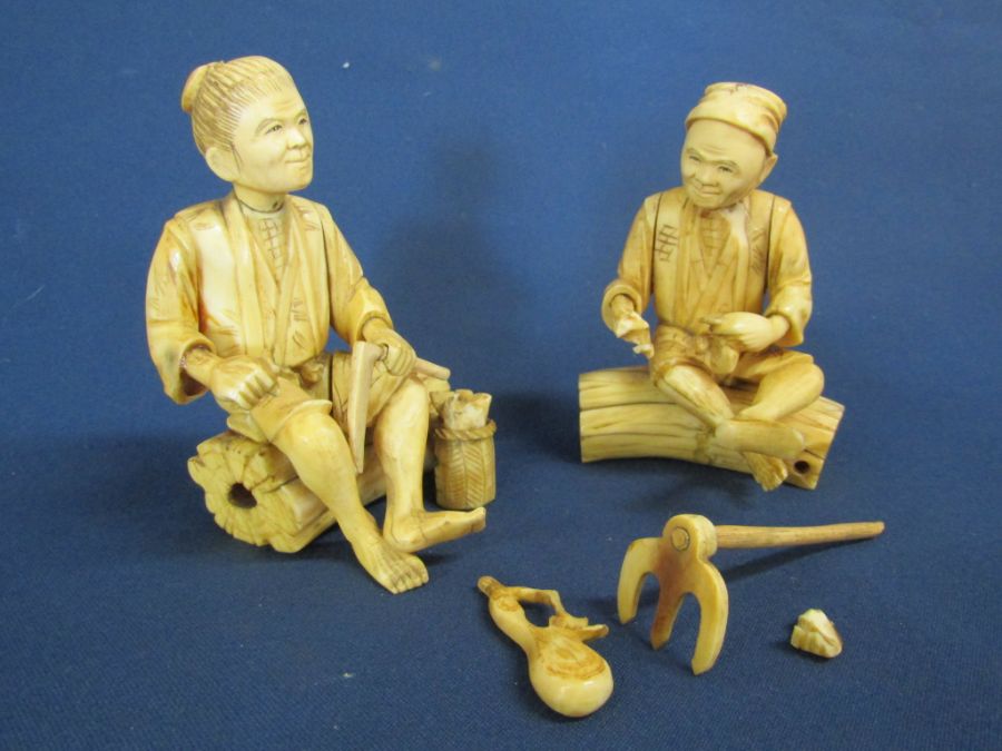 2 small ivory figures from the Meiji period - showing some damage approx. 10cm high - Image 2 of 4