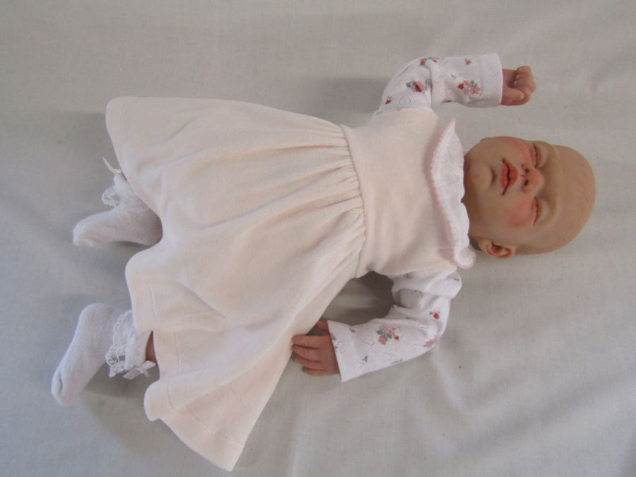 2 Reborn baby dolls 20" weighted doll with closed eyes and painted hair and a Romie Strydom head and - Image 8 of 13