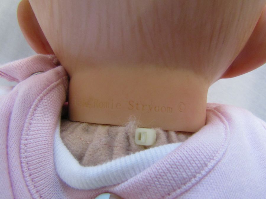 2 Reborn baby dolls 20" weighted doll with closed eyes and painted hair and a Romie Strydom head and - Image 7 of 13