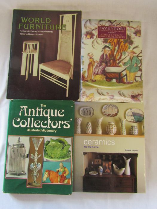 Collection of reference books Staffordshire figures, Antique Collector's, painted ceramics etc - Image 2 of 4