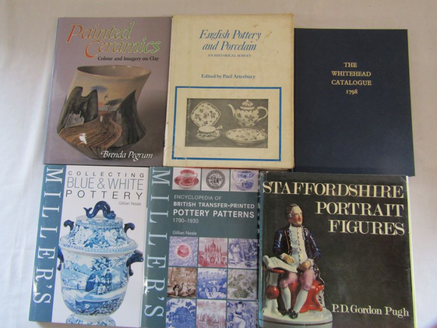 Collection of reference books Staffordshire figures, Antique Collector's, painted ceramics etc - Image 3 of 4