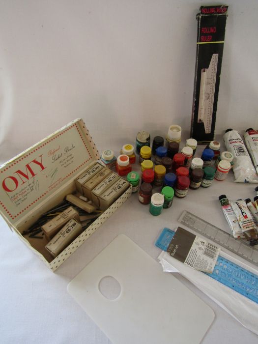 Collection of vintage paints and artist materials to include Winsor & Newton, Rowney etc - Image 2 of 7