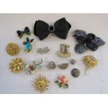 Selection of brooches to include Joan Rivers, Boucher, Butler & Wilson, Sphinx etc also includes a