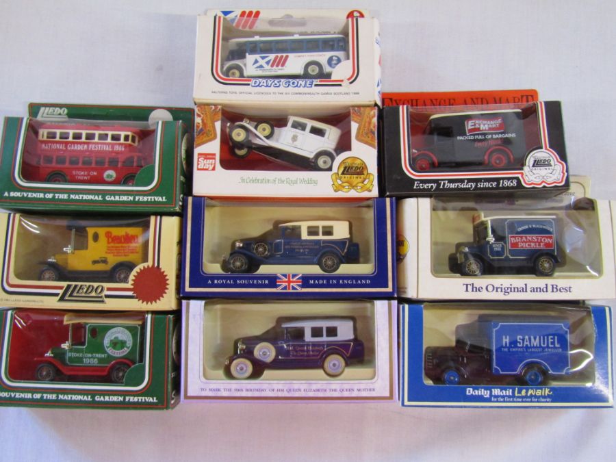 Selection of collectors cars to include Pirate models, Dinky Princess saloon, Matchbox Models of - Image 6 of 7