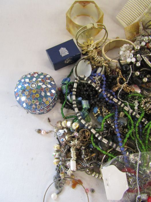 Mixed selection of costume jewellery - Image 2 of 6