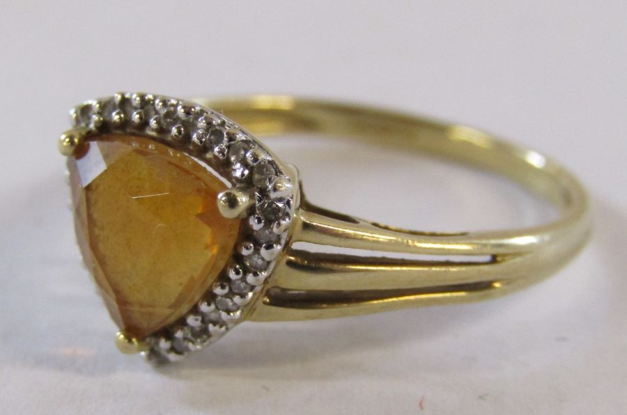 9ct gold QVC ring set with citrine and diamond - ring size S - total weight 2.5g