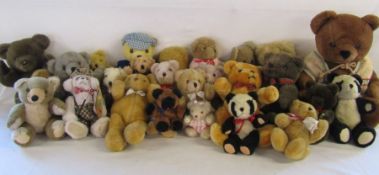 Large collection of teddy bears, mostly jointed to include Jade, Gund, The Heritage Collection and