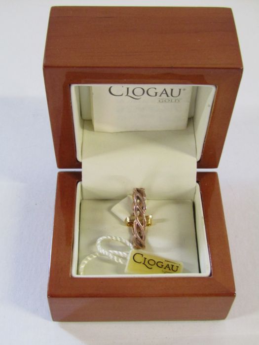 Cased Clogau 9ct gold ring - ring size R - total weight 3.1g - Image 4 of 5