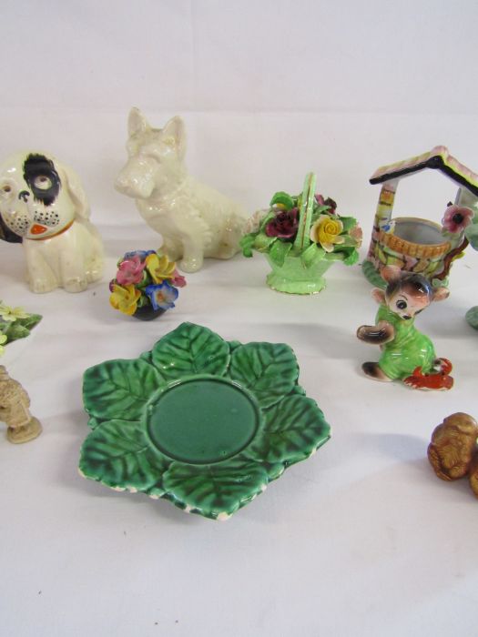 Collection of ceramics to include Crown Devon and some miniature Chinese figures, some items showing - Image 4 of 6