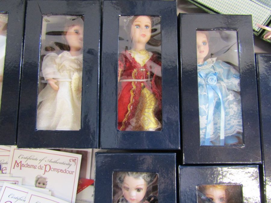 Boxed Atlas porcelain doll collection to include Duchess of Cambridge all appear to be with - Image 8 of 12