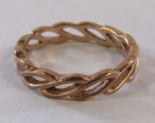 Cased Clogau 9ct gold ring - ring size R - total weight 3.1g