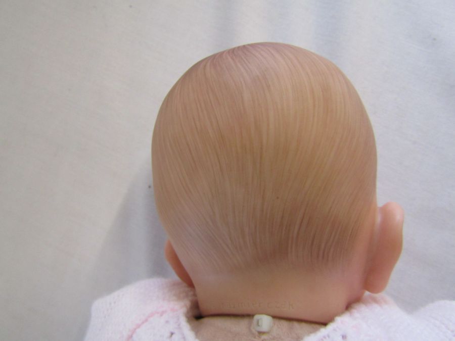 2 Reborn baby dolls - 21" weighted doll with closed eyes and pale blonde hair and an 18" limited - Image 13 of 14