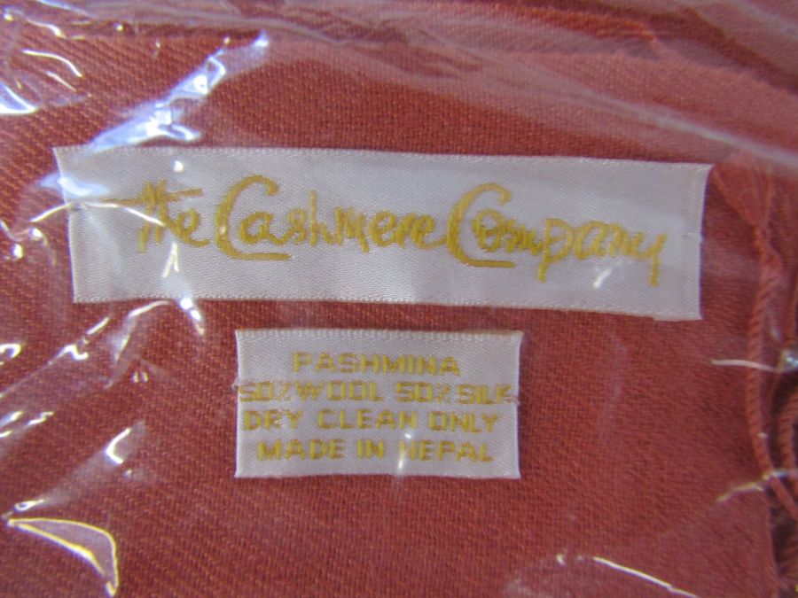 Selection of scarves including Nina Ricci and a Cashmere Company shawl - Image 6 of 6