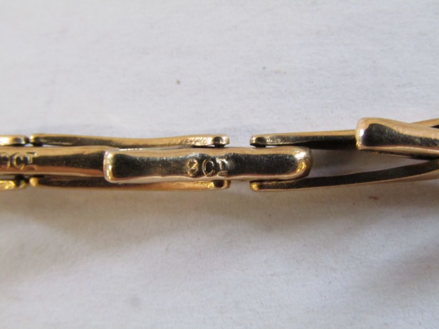 9ct gold ladies watch (broken strap), elastic bracelet also marked 9ct to centre links total - Image 8 of 8