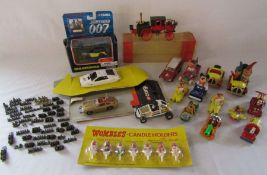 Mixed collection of loose and boxed cars including 007 Aston Martin and Lotus Espirit, miniature