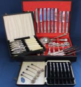 Cased set of 6 silver handled butter knives Sheffield 1967, 5 EPNS coffee bean spoons, quantity of