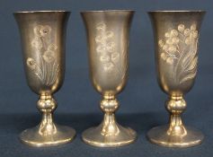 3 Russian silver gilt Kiddush cups with frosted finish 9ch high, stamped with a star & 916 TJ 7, 4.