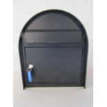 Wall mounted post box with key