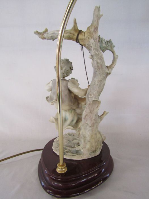 1984 Florence Capodimonte herons table lamp and 1983 Capodimonte Florence lamp boy and girl on - Image 6 of 15