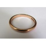 9ct gold band - ring size N/O - total weight 1.8g