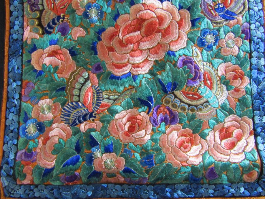 Chinese silk embroidered skirt approx. 77.5cm x 125cm - Image 4 of 12