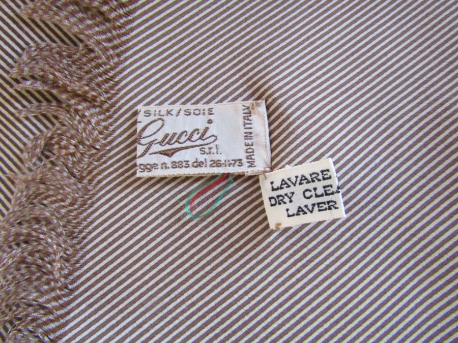 Large Gucci silk scarf - slight pen mark - Image 3 of 5