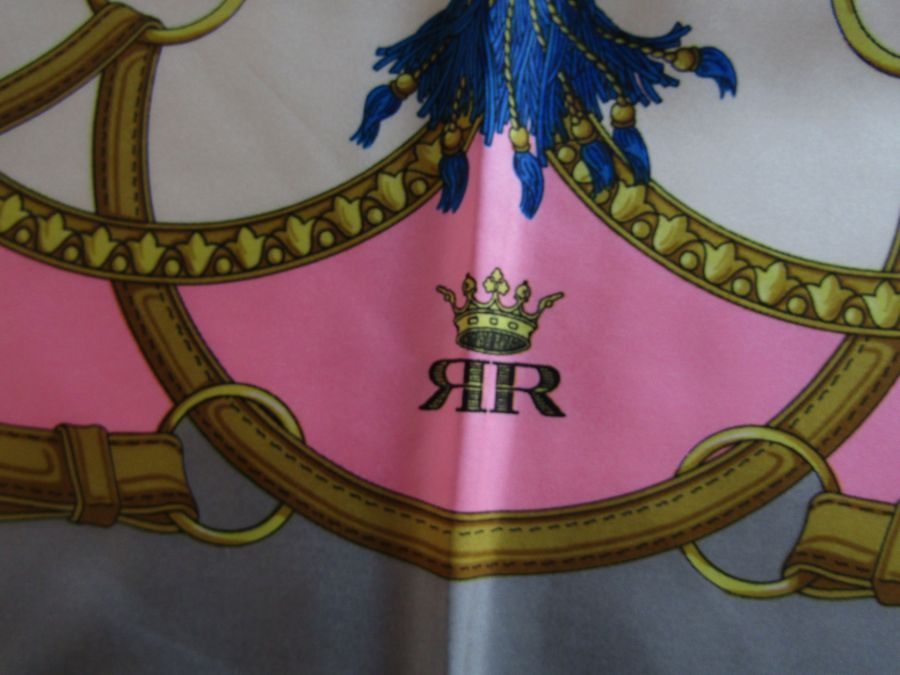 Boxed Diana de Silva green patterned silk scarf, Diana de Poitiers silk scarf and Richel silk - Image 7 of 9