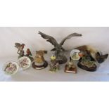 Bird ornaments including Capodimonte Giusepe Armani resin eagle, Kowa robin and blue Tits, Aynsley