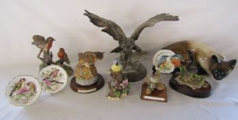 Bird ornaments including Capodimonte Giusepe Armani resin eagle, Kowa robin and blue Tits, Aynsley
