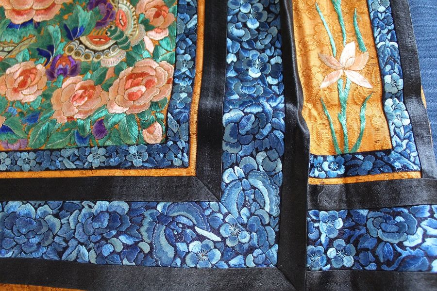 Chinese silk embroidered skirt approx. 77.5cm x 125cm - Image 2 of 12