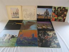 Pink Floyd 12" vinyl LP records including Delicate sound of thunder, A momentary lapse of reason