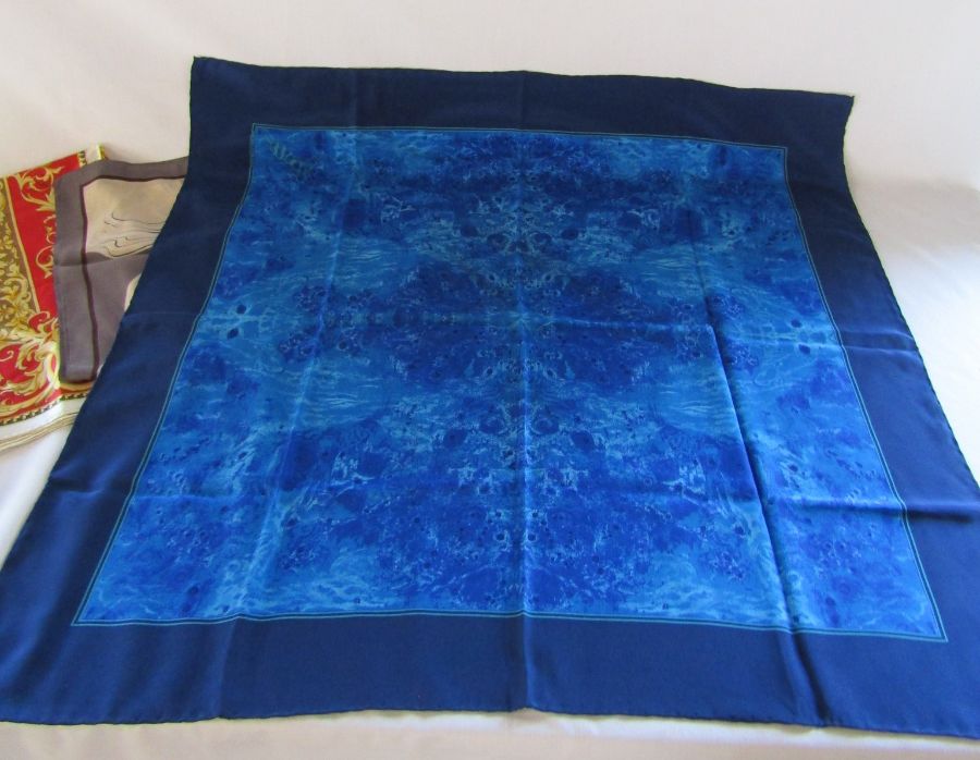 Collection of scarves - Escada horses, Chloe, Trusardi, Smithsonian 1999 cups, - Image 5 of 9