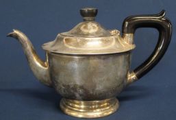 Silver teapot Sheffield 1939 with ebony handle 14.48ozt