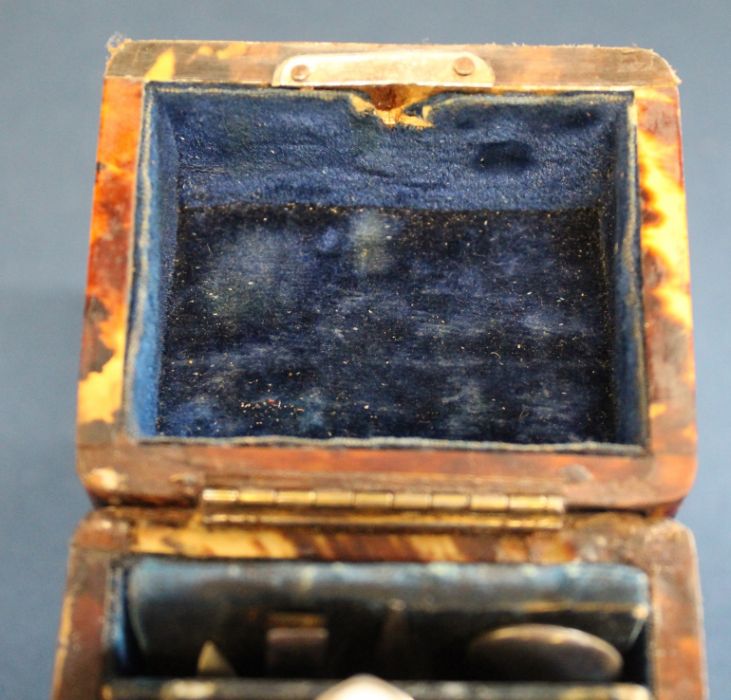 Victorian tortoiseshell etui with small engraved plaque to lid & contents including a miniature - Image 4 of 11
