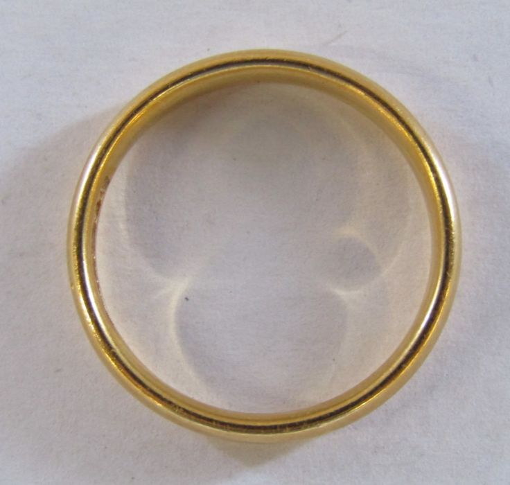 22ct gold band - ring size P - Total weight 4.2g - Image 2 of 3