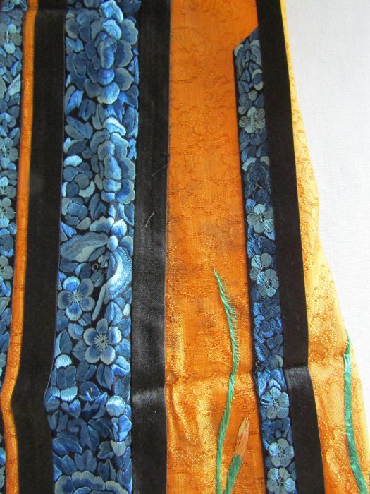 Chinese silk embroidered skirt approx. 77.5cm x 125cm - Image 5 of 12
