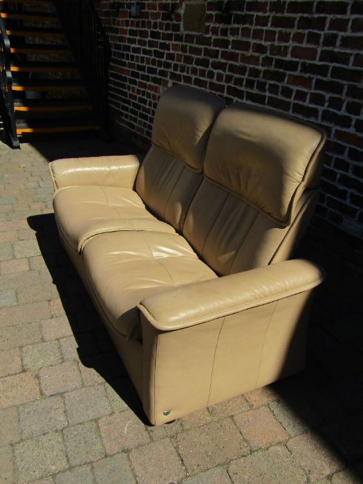 Ekornes Stressless 2 seater recliner with storage footstool - Image 3 of 7