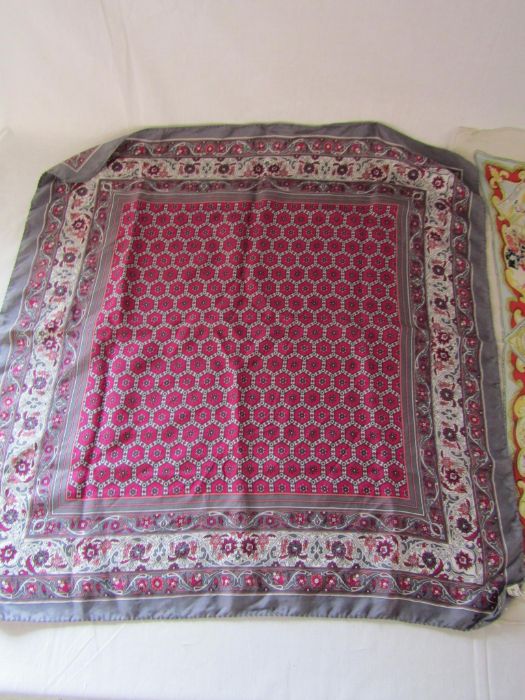 3 x scarves, Emilio Pucci, Jacqmar and a Queen Elizabeth design - Image 4 of 6