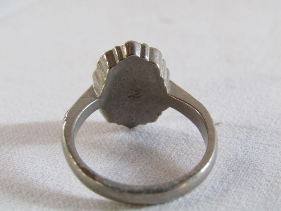 Stratton compact as new, 2 white metal trinket boxes with pheasant design and a white metal ring - Image 5 of 8