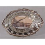 Lee & Wigfull 1902 silver dish with rose pattern approx. 20cm long 13.5cm wide and 3cm tall -