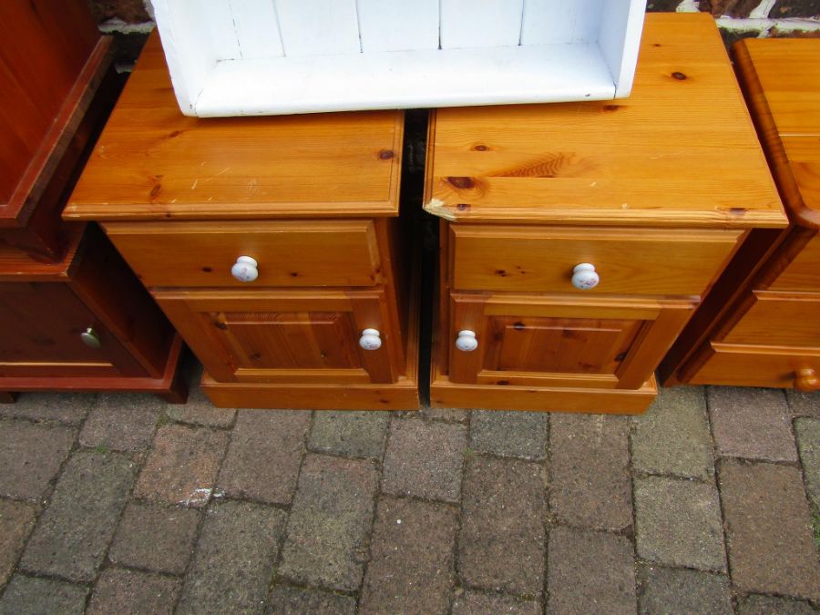 2 x Pairs of bedside cabinets - one being pine - a set of bedside drawers & white painted book case - Image 5 of 6