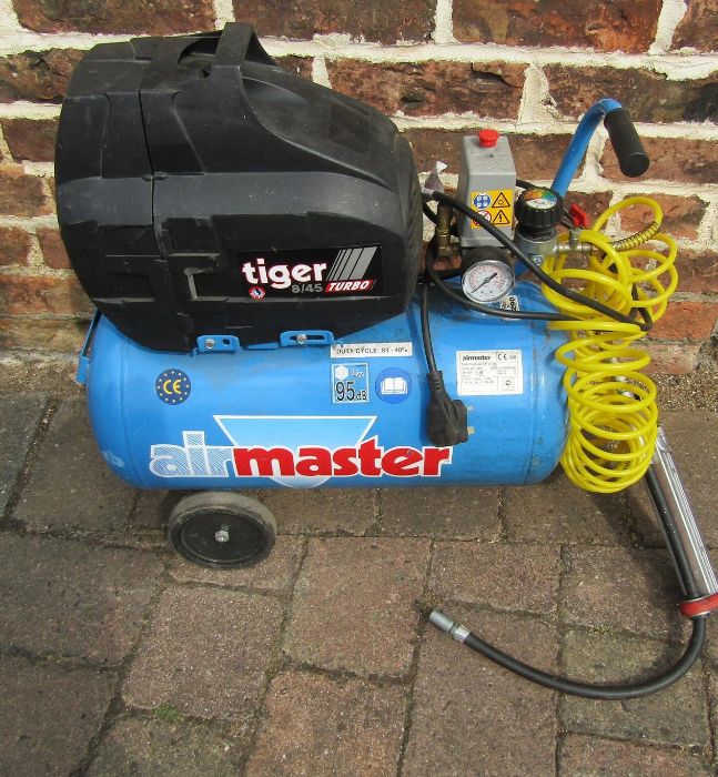 Airmaster tiger 8/45 o/f air compressor and Bosch PKS66 circular saw - Image 2 of 5