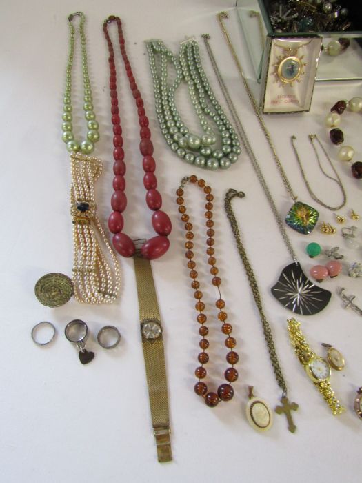 2 boxes of costume jewellery to include Lotus faux pearl set with silver clasp, brooches, earrings - Image 2 of 9