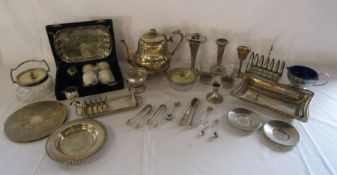 Silver plate to include Viners teapot and small amount of silver